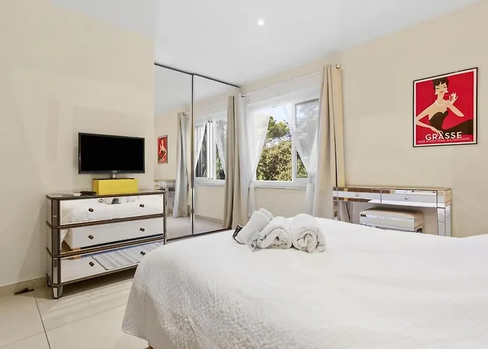 Apartment Appt 4 Etoiles -2 - Piscine - Wifi - Clim