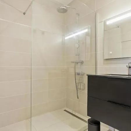 아파트 Appt 4 Etoiles -2 - Piscine - Wifi - Clim Saint-Raphaël